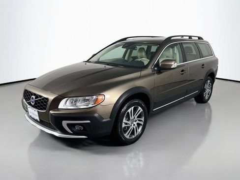 Used 2015 Volvo XC70 3.2 Premier w/ Protection Package AWD/4WD image 1