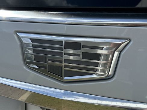 New 2026 Cadillac Escalade Luxury image 9