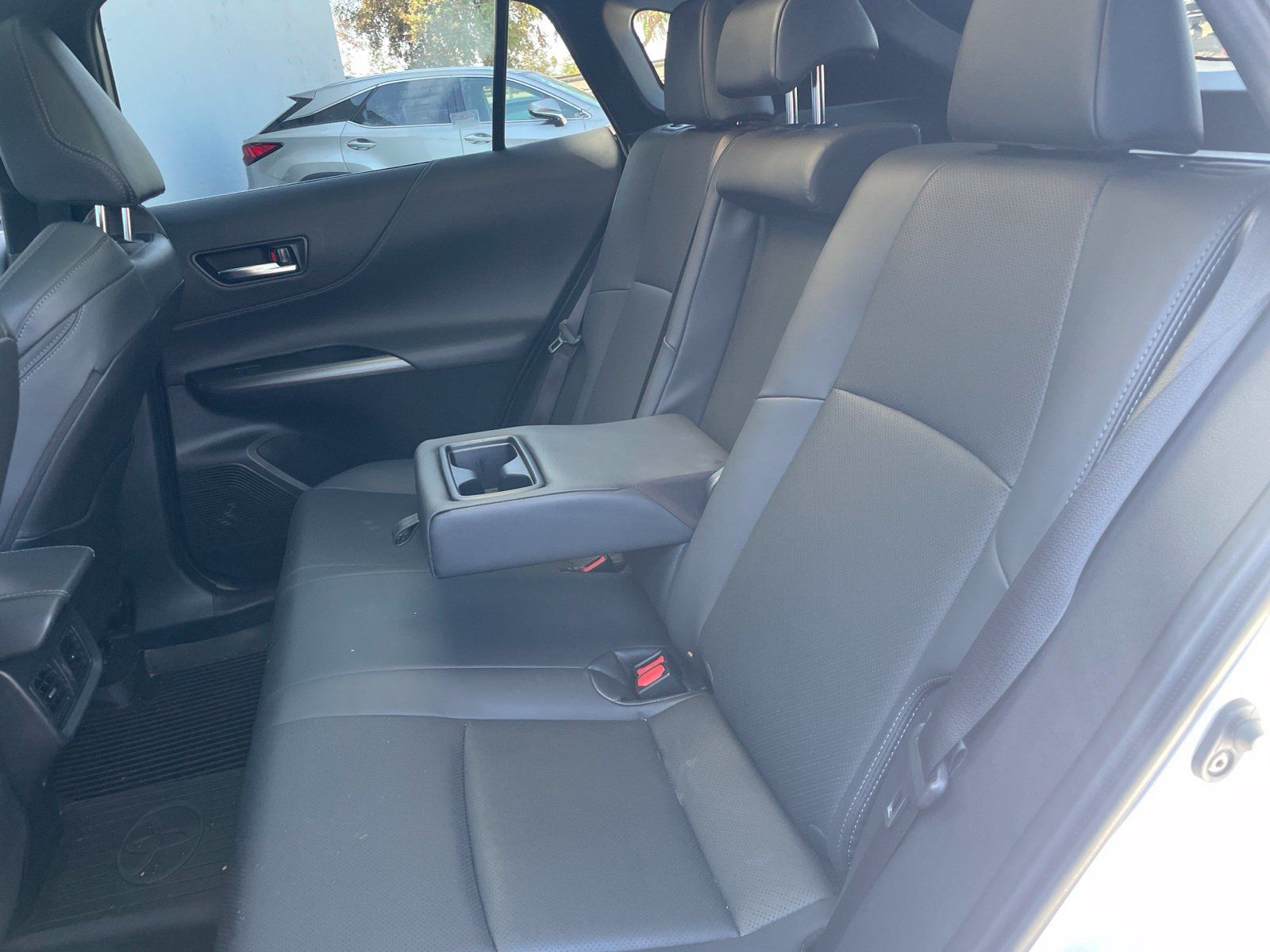 Used 2024 Toyota Venza AWD/4WD image 18