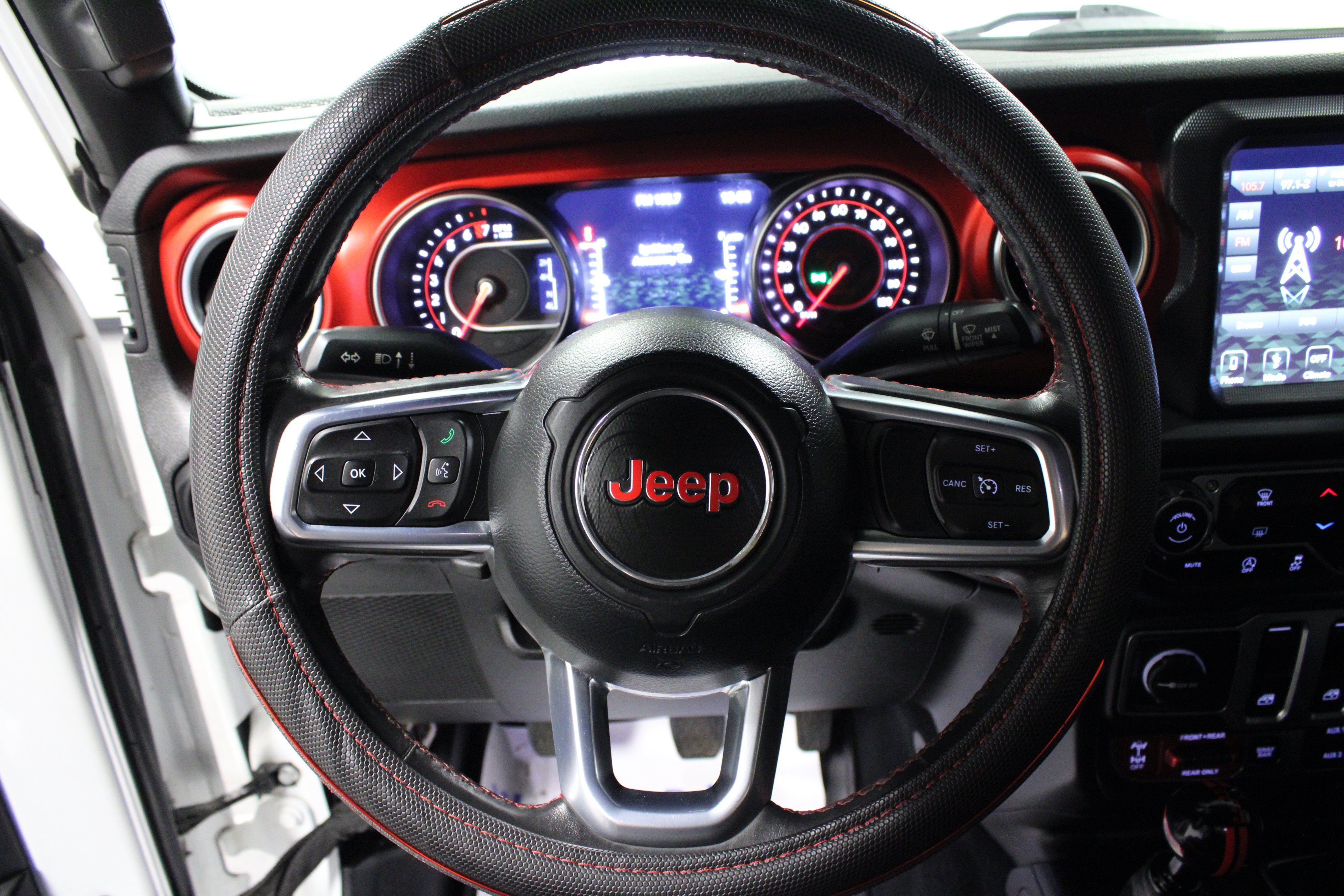 Used 2018 Jeep Wrangler Rubicon AWD/4WD image 16