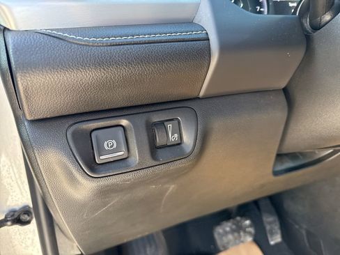 Used 2019 GMC Acadia SLE image 26