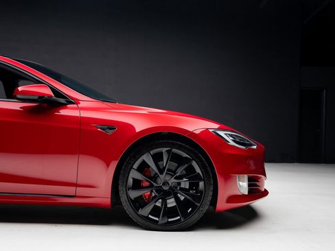 Used 2021 Tesla Model S Performance image 37