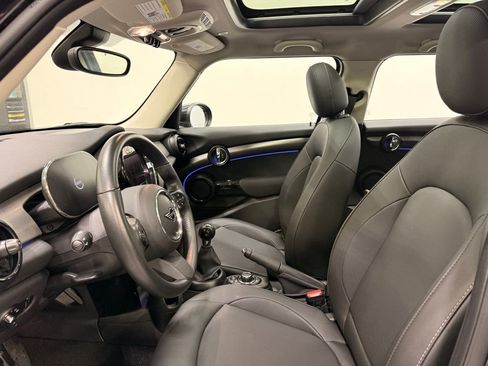 Certified 2024 MINI Cooper 4-Door Hardtop image 10