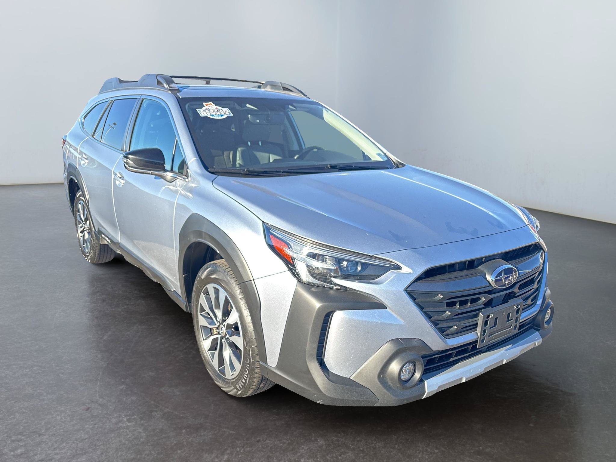 Used 2024 Subaru Outback Limited XT AWD/4WD image 3