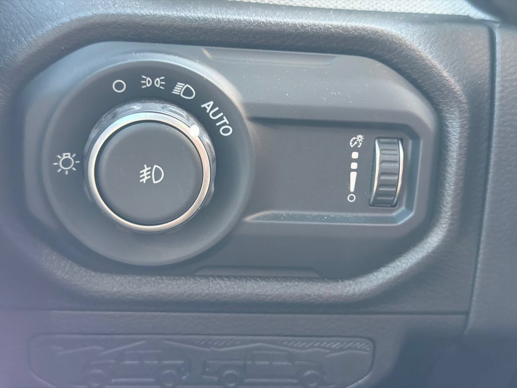 Used 2024 Jeep Wrangler Unlimited Sport AWD/4WD image 36