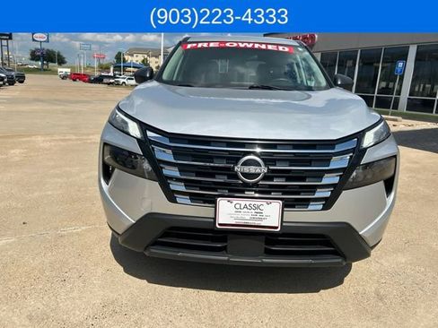Used 2024 Nissan Rogue S FWD image 2