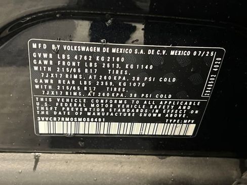 Used 2025 Volkswagen Tiguan S image 27