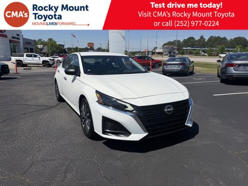 Used 2025 Nissan Altima 2.5 SV FWD image 1