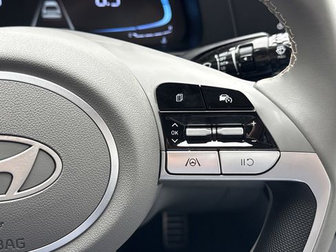 Certified 2025 Hyundai Elantra Sport image 21