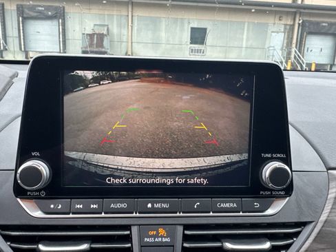 Used 2025 Nissan Altima 2.5 SV image 29