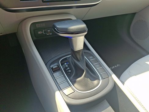 Certified 2024 Hyundai Kona SEL AWD/4WD image 15