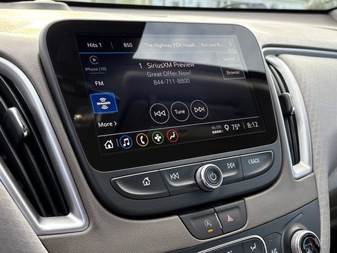 Used 2025 Chevrolet Malibu LT FWD image 17