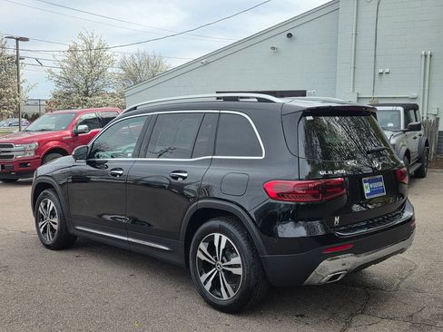 Used 2025 Mercedes-Benz GLB 250 4MATIC image 4