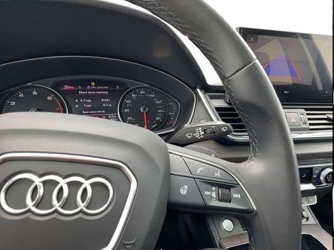 Used 2023 Audi Q5 2.0T Premium w/ Convenience Package AWD/4WD image 40