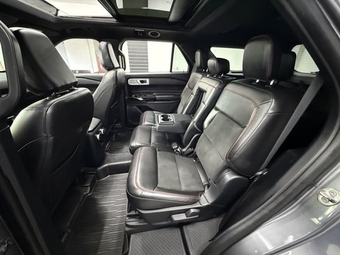 Used 2022 Ford Explorer ST-Line AWD/4WD image 23
