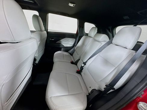 Used 2019 Mitsubishi Outlander GT image 18