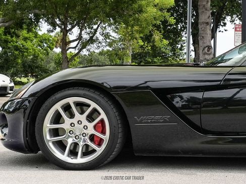 Used 2005 Dodge Viper SRT-10 RWD image 4
