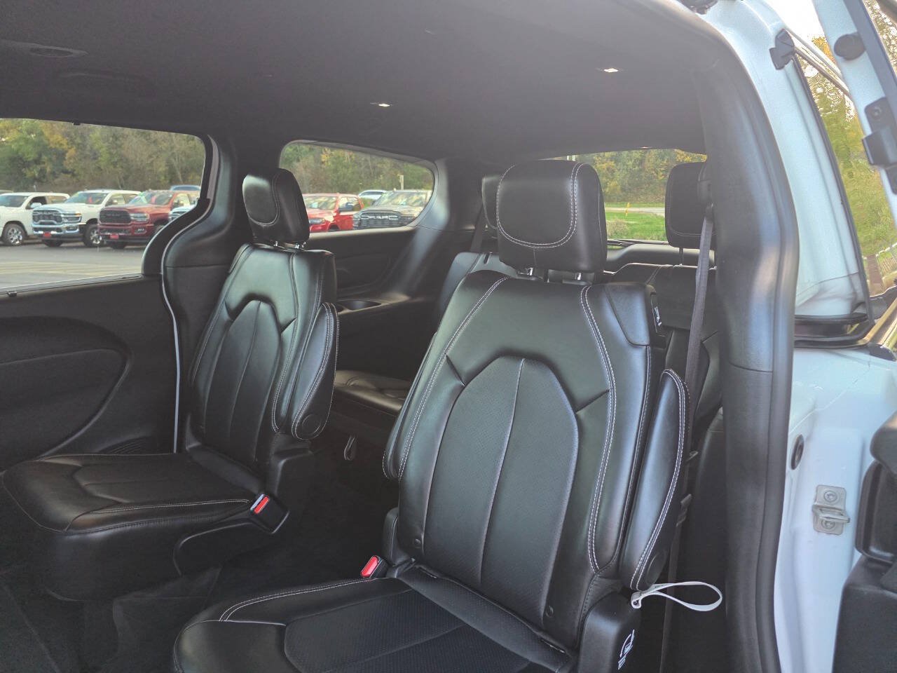 Used 2026 Chrysler Pacifica Select FWD image 21