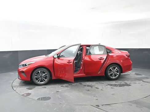 Certified 2023 Kia Forte LXS w/ LXS Technology Package image 27