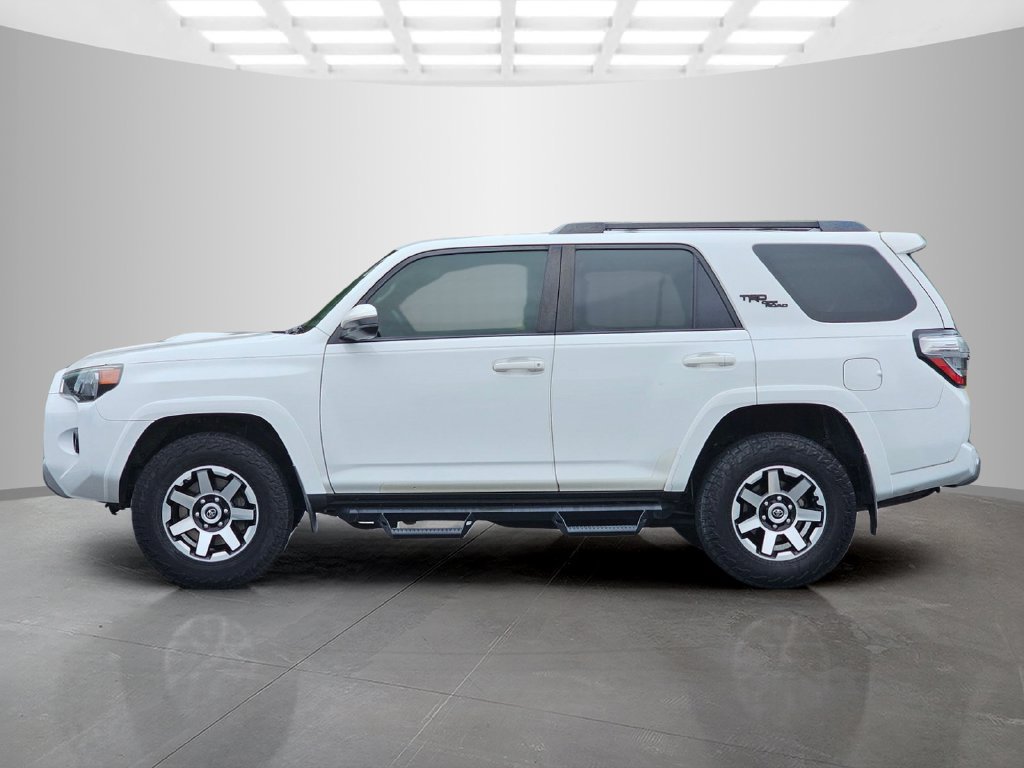 Used 2020 Toyota 4Runner TRD Off-Road AWD/4WD image 3