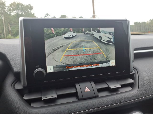 Used 2024 Toyota RAV4 LE FWD image 18