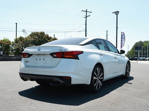 Used 2020 Nissan Altima 2.5 SR FWD image 6