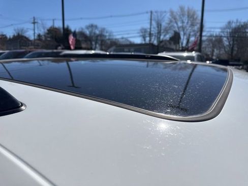 Certified 2023 Jeep Grand Cherokee Limited w/ Luxury Tech Group II image 11