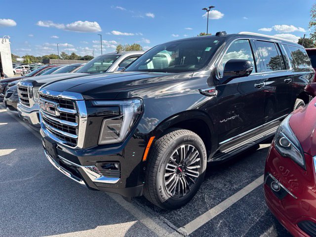Used 2025 GMC Yukon XL Elevation w/ Technology Package AWD/4WD image 1