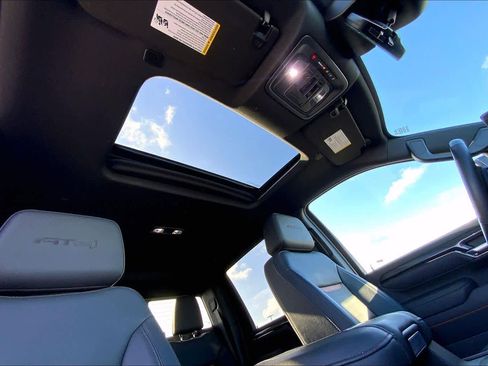 Used 2025 GMC Sierra 2500 AT4 w/ AT4 Premium Plus Package image 13