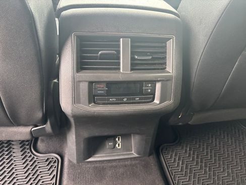 Used 2018 Volkswagen Atlas SE image 33