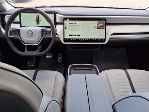 Used 2024 Rivian R1T Adventure image 17