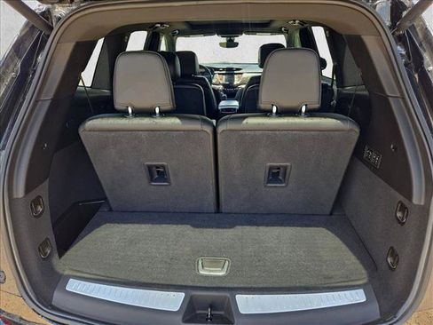 Used 2021 Cadillac XT6 Premium Luxury FWD image 6
