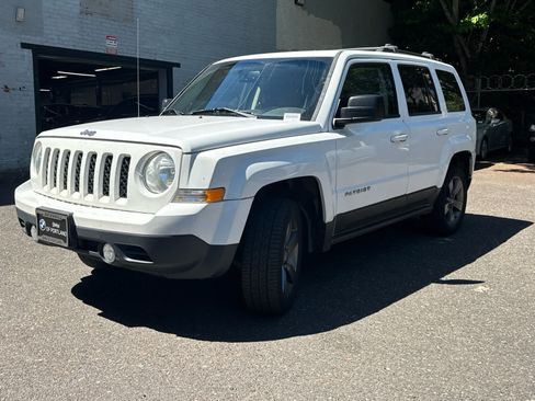 Used 2015 Jeep Patriot High Altitude AWD/4WD image 4