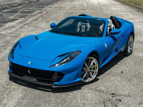 Used 2022 Ferrari 812 GTS RWD image 6