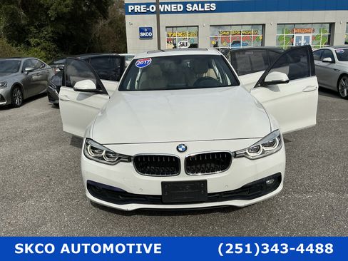 Used 2017 BMW 330i xDrive Sedan w/ Premium Package image 32