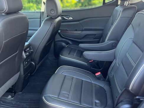 Used 2023 GMC Acadia Denali w/ Denali Technology Package FWD image 25