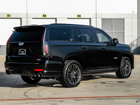 Used 2023 Cadillac Escalade V image 13
