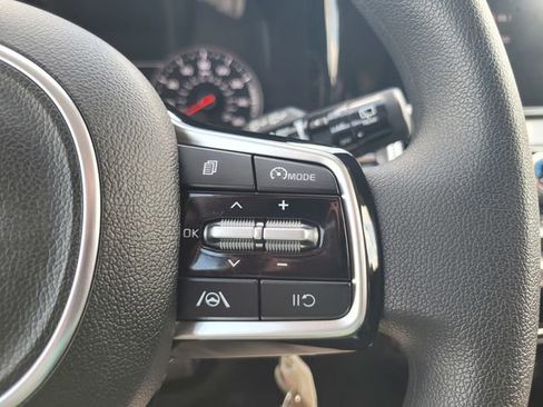 Used 2023 Kia Sorento LX FWD image 26