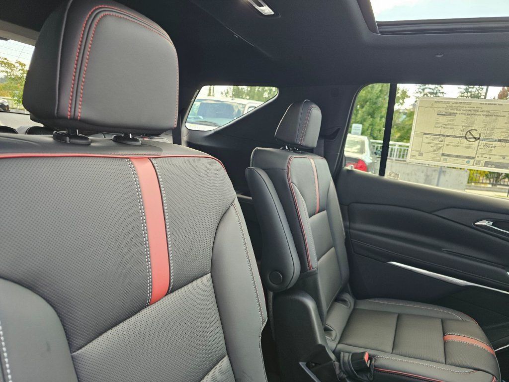 New 2027 Chevrolet Traverse RS AWD/4WD image 13
