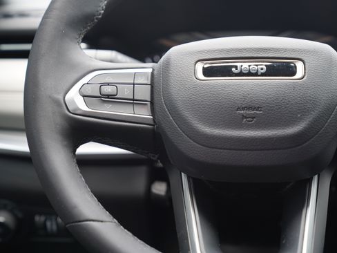 Used 2024 Jeep Compass Limited AWD/4WD image 18