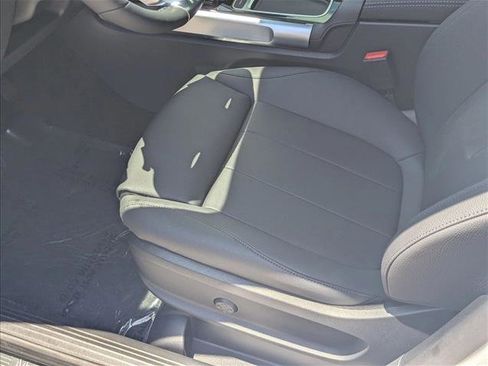 New 2026 Mercedes-Benz GLB 250 image 4