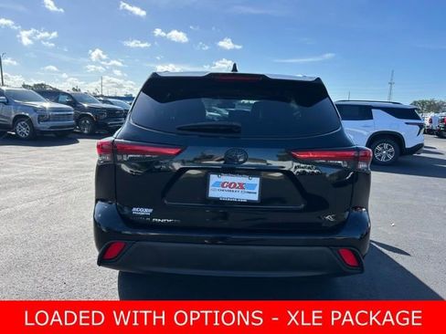 Used 2022 Toyota Highlander XLE image 5