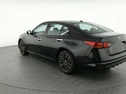 Used 2025 Nissan Altima 2.5 SV image 6