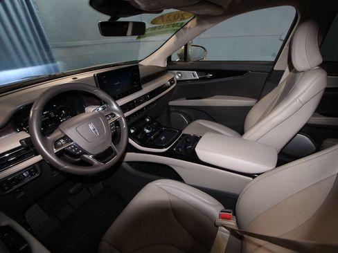 Used 2021 Lincoln Nautilus Reserve w/ Equipment Group 202A AWD/4WD image 2