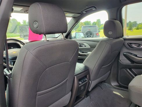 Used 2022 Chevrolet Traverse LT w/ LPO, Roadside Safety Package image 26