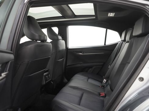 Used 2025 Toyota Camry XSE AWD/4WD image 17