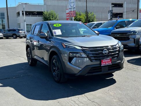 Used 2026 Nissan Rogue SV FWD image 10