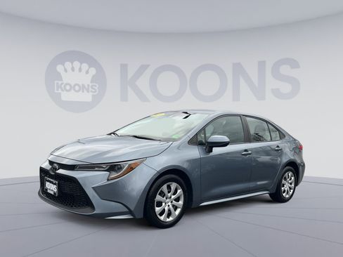 Used 2020 Toyota Corolla LE image 1