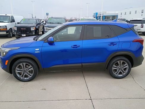 Used 2021 Kia Seltos LX image 6