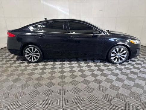 Used 2020 Ford Fusion SE AWD/4WD image 11